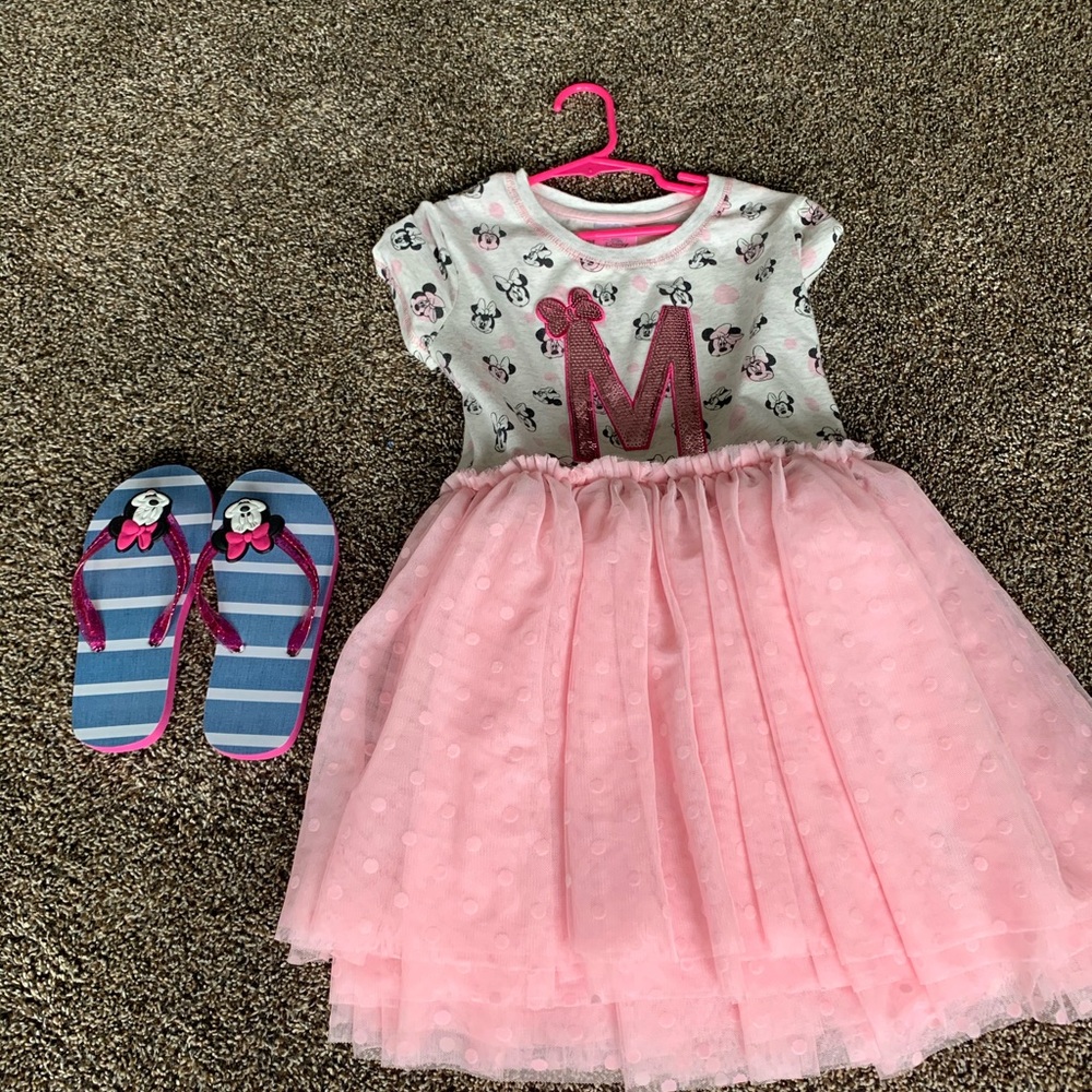 Minnie Mouse dress and sandals